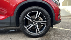 Volvo XC40 2.0 B4P Plus Dark 5dr Auto Petrol Estate